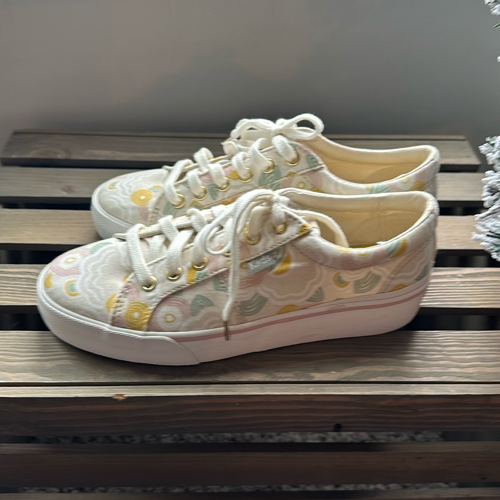 New w/o tags Keds 1” platform shoes